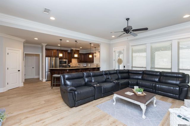 10601 Creek Haven Ln, Denham Springs, LA 70726