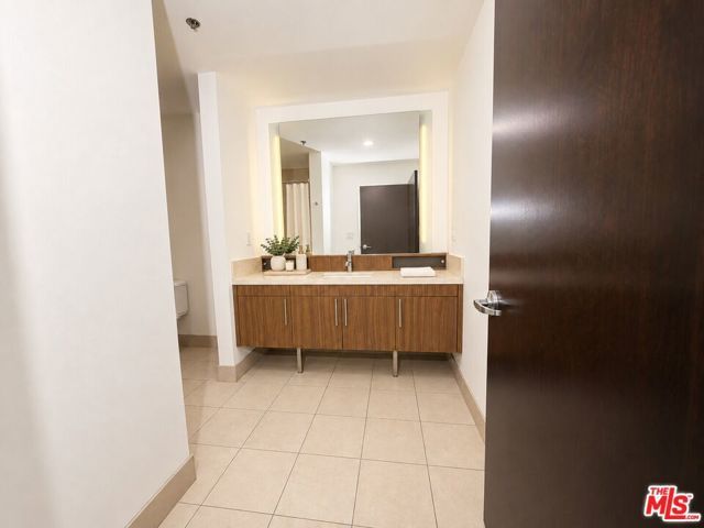 1100 S Hope Street 1510, Los Angeles, CA 90015
