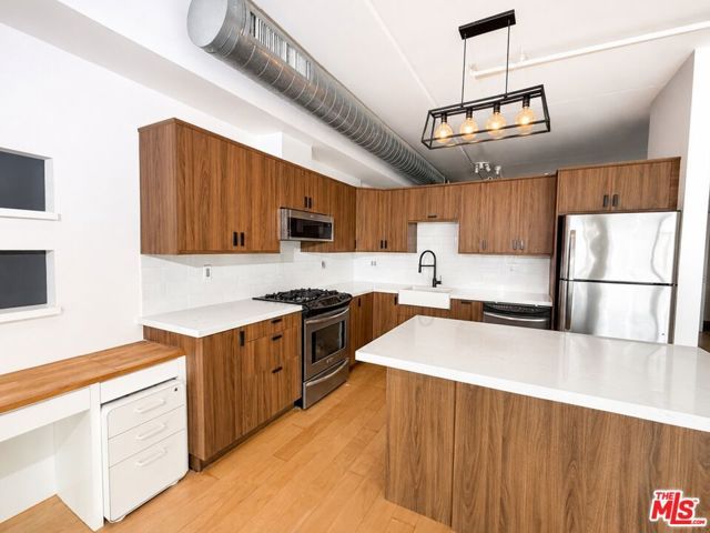 1100 S Hope Street 1510, Los Angeles, CA 90015
