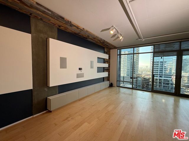 1100 S Hope Street 1510, Los Angeles, CA 90015