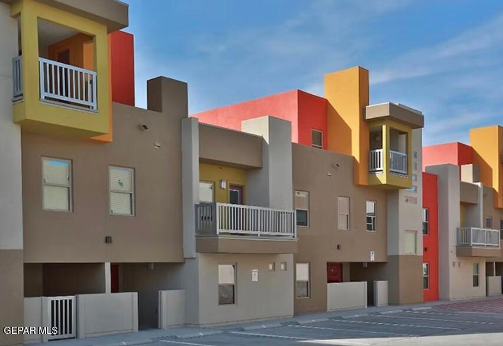 410 Thorn Avenue B21, El Paso, TX 79912