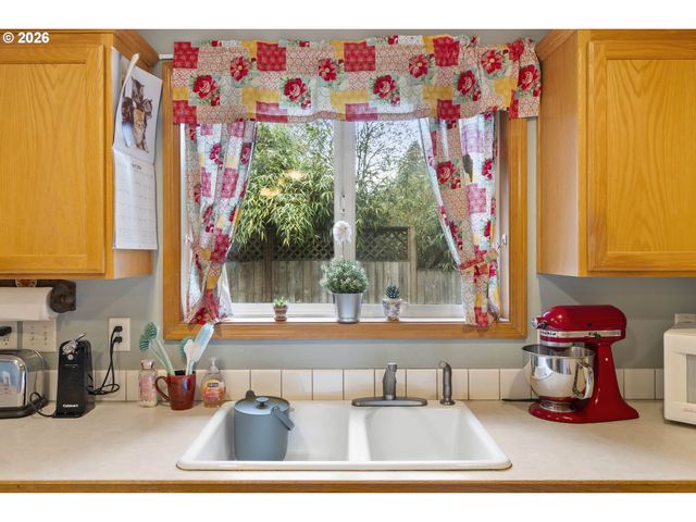 6441 Se 136TH Ct, Portland, OR 97236