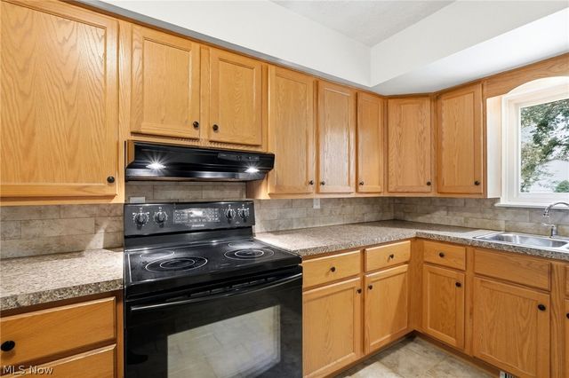 1523 Bradford Drive, Macedonia, OH 44056
