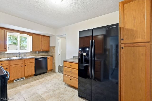 1523 Bradford Drive, Macedonia, OH 44056