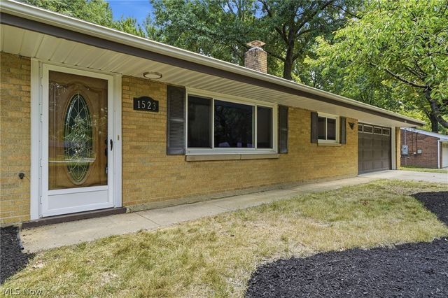 1523 Bradford Drive, Macedonia, OH 44056