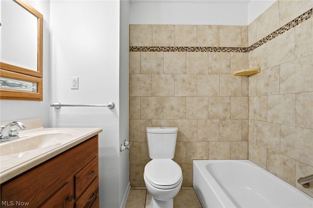 1523 Bradford Drive, Macedonia, OH 44056