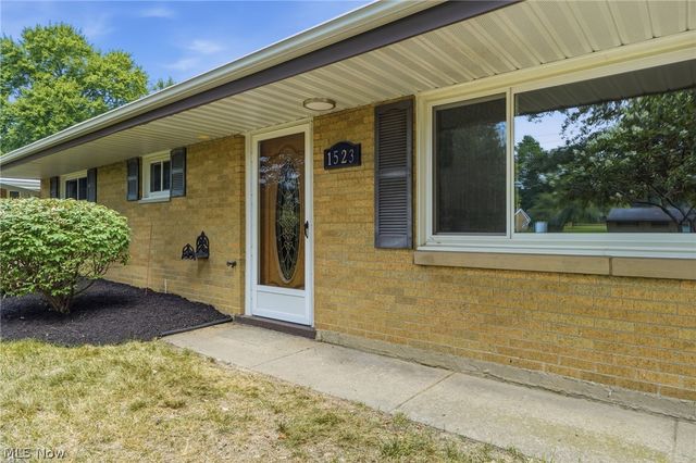 1523 Bradford Drive, Macedonia, OH 44056