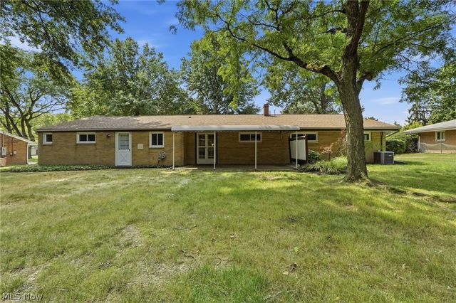 1523 Bradford Drive, Macedonia, OH 44056