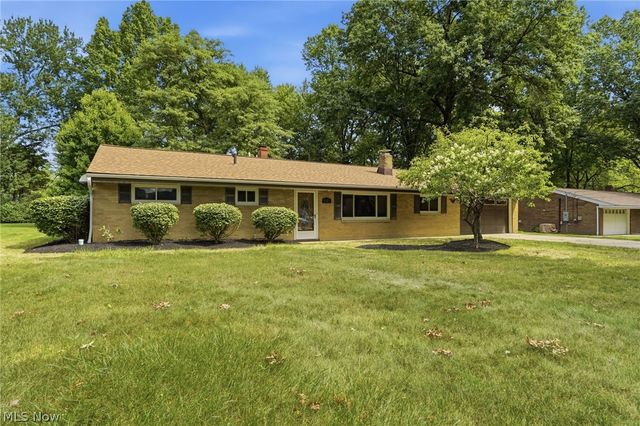1523 Bradford Drive, Macedonia, OH 44056