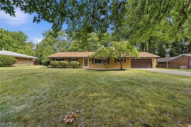 1523 Bradford Drive, Macedonia, OH 44056