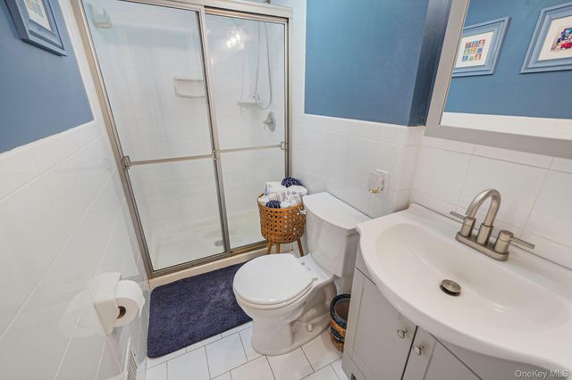 18 Enfield Lane, Kings Park, NY 11754