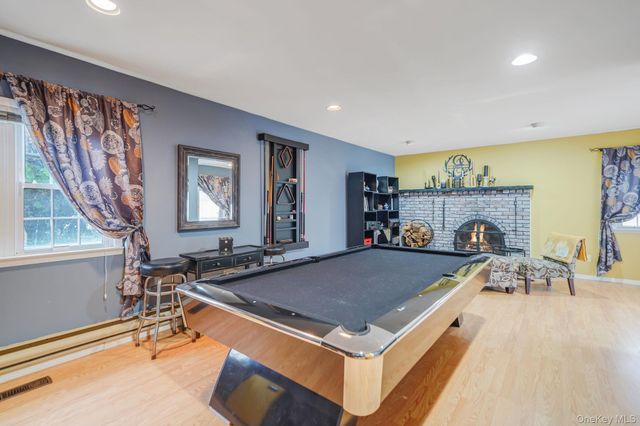 18 Enfield Lane, Kings Park, NY 11754