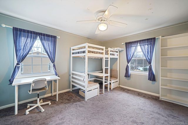 18 Enfield Lane, Kings Park, NY 11754