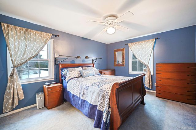 18 Enfield Lane, Kings Park, NY 11754