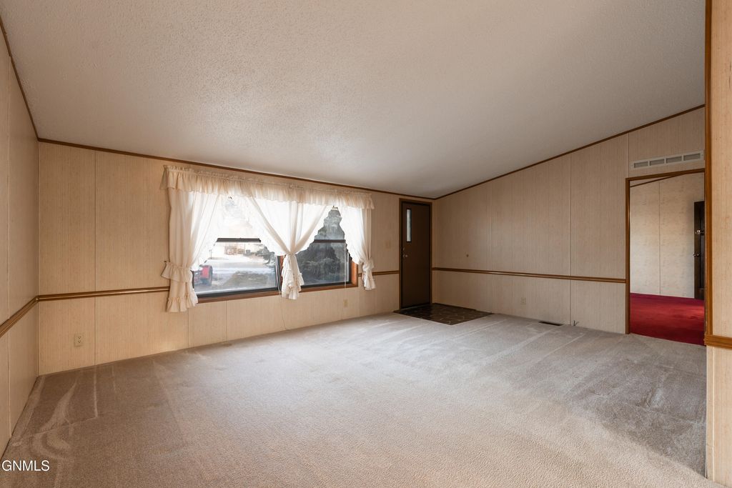 4337 Drake Drive, Bismarck, ND 58503 photo 10