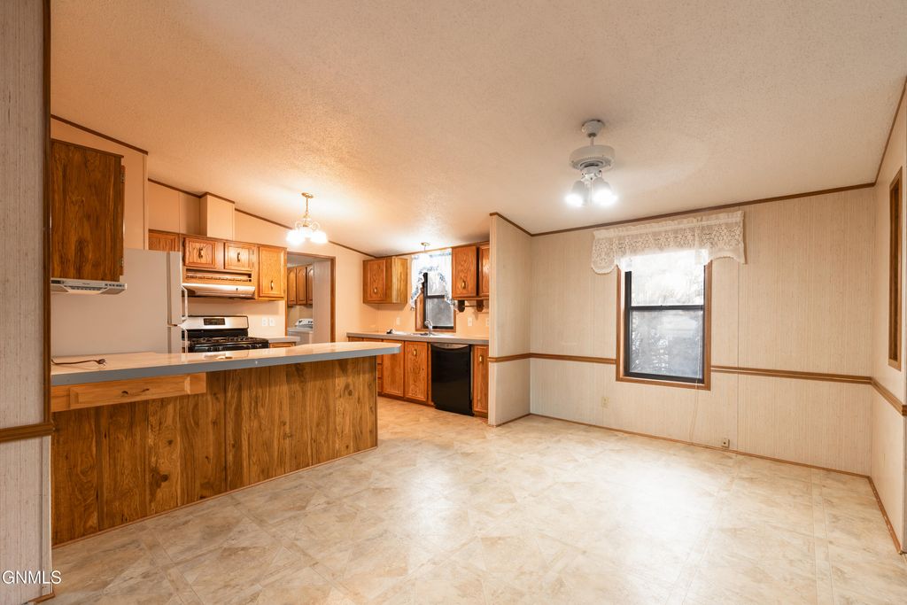 4337 Drake Drive, Bismarck, ND 58503 photo 11