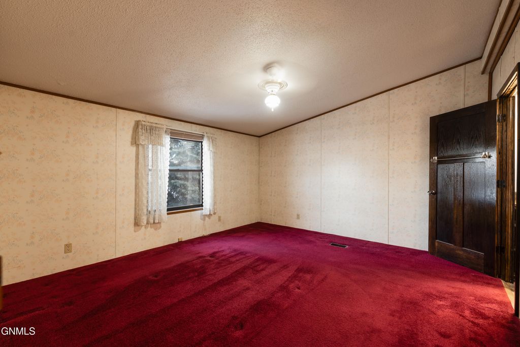 4337 Drake Drive, Bismarck, ND 58503 photo 20