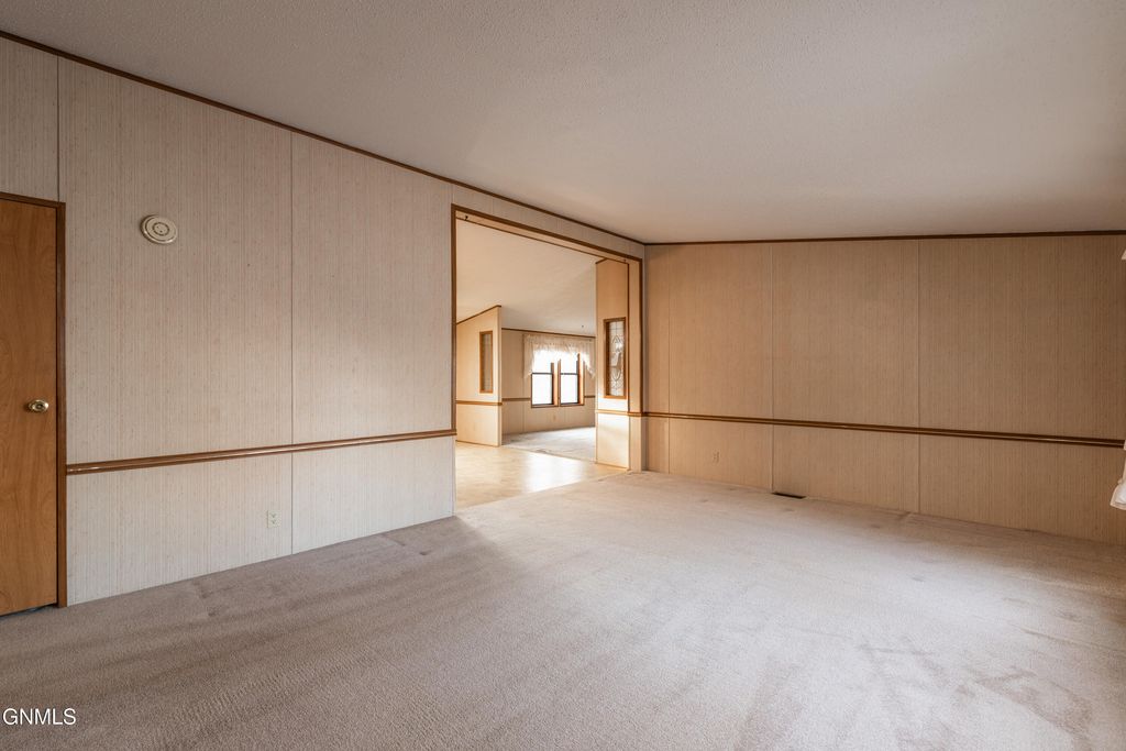 4337 Drake Drive, Bismarck, ND 58503 photo 9