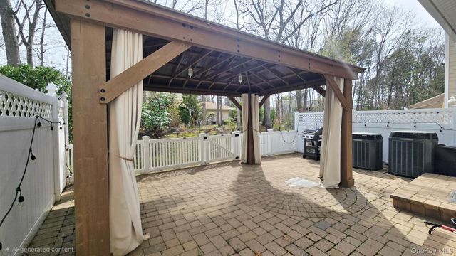 173 Colony Drive, Holbrook, NY 11741