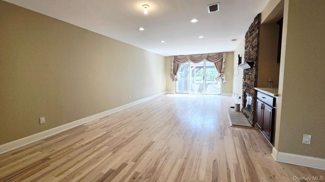 173 Colony Drive, Holbrook, NY 11741