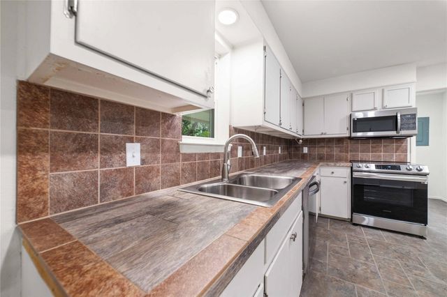 2209 9th Street, Brownwood, TX 76801