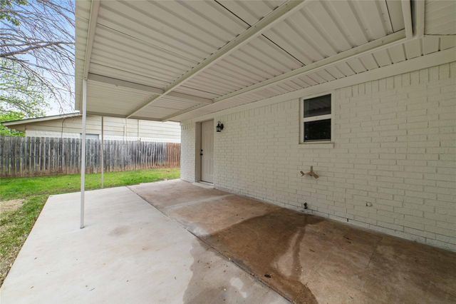 2209 9th Street, Brownwood, TX 76801