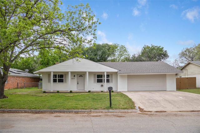 2209 9th Street, Brownwood, TX 76801