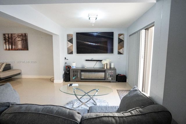 333 Ives Dairy Rd A33306, Miami, FL 33179