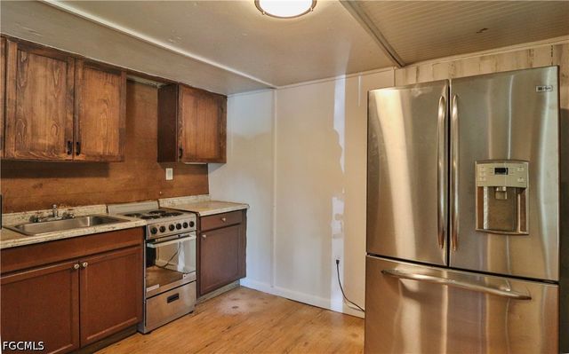 102 3rd ST, Fort Myers, FL 33907