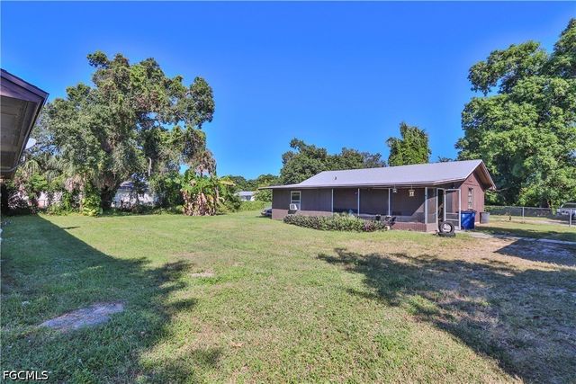 102 3rd ST, Fort Myers, FL 33907