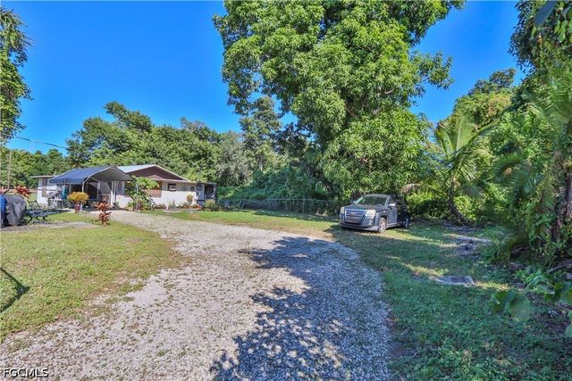 102 3rd ST, Fort Myers, FL 33907