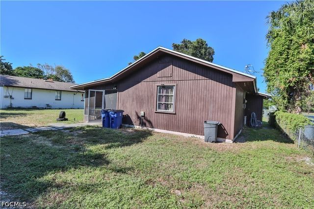 102 3rd ST, Fort Myers, FL 33907