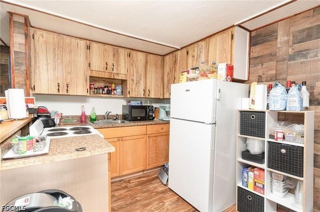 102 3rd ST, Fort Myers, FL 33907