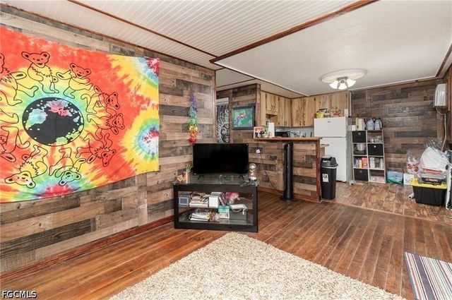 102 3rd ST, Fort Myers, FL 33907