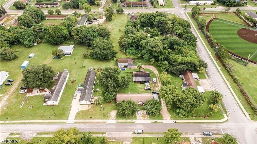 102 3rd ST, Fort Myers, FL 33907