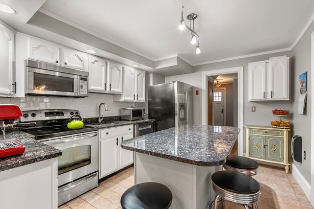 15 Loveland St 15, Brookline, MA 02445