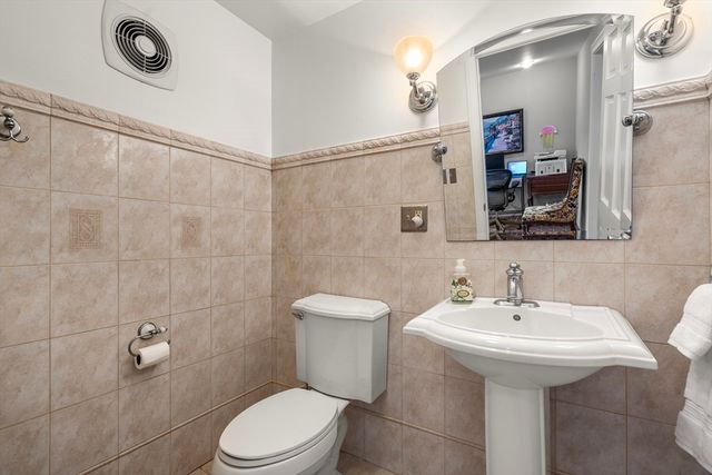 15 Loveland St 15, Brookline, MA 02445