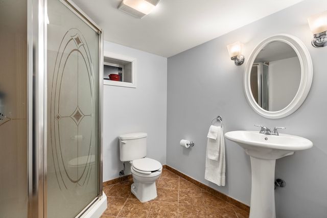 15 Loveland St 15, Brookline, MA 02445