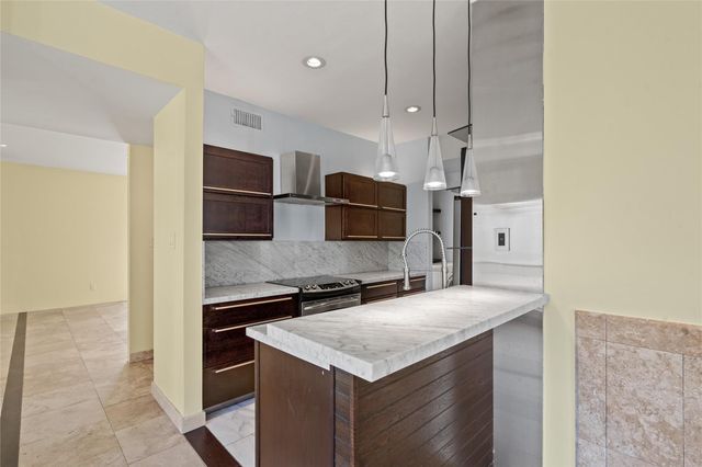 4001 Nasa Parkway 213, El Lago, TX 77586