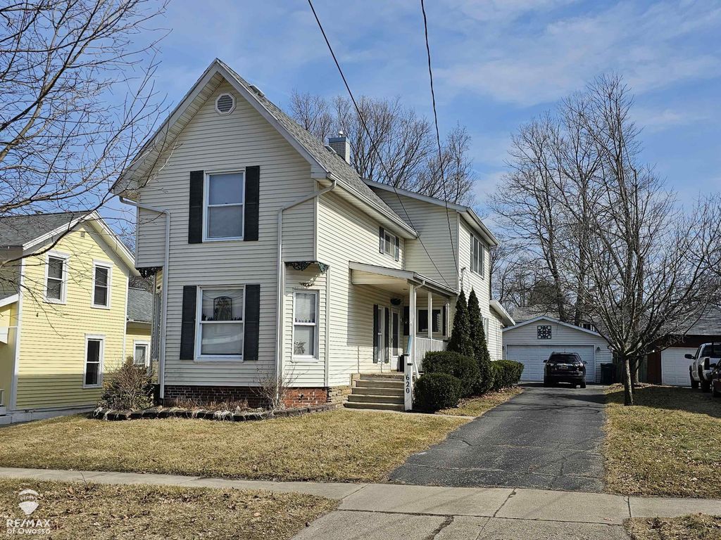 620 N Park Street, Owosso, MI 48867