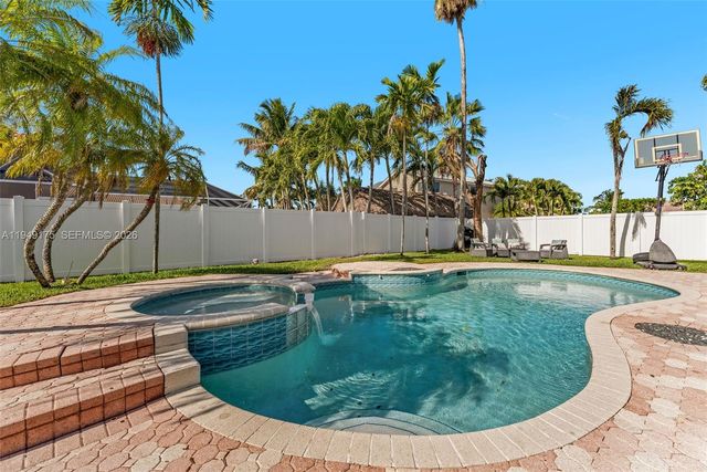 590 SW 178th Way, Pembroke Pines, FL 33029