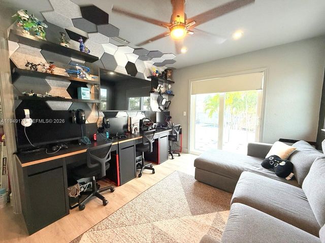 590 SW 178th Way, Pembroke Pines, FL 33029