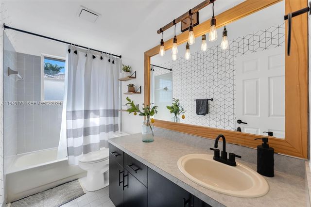 590 SW 178th Way, Pembroke Pines, FL 33029