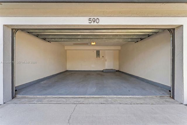 590 SW 178th Way, Pembroke Pines, FL 33029