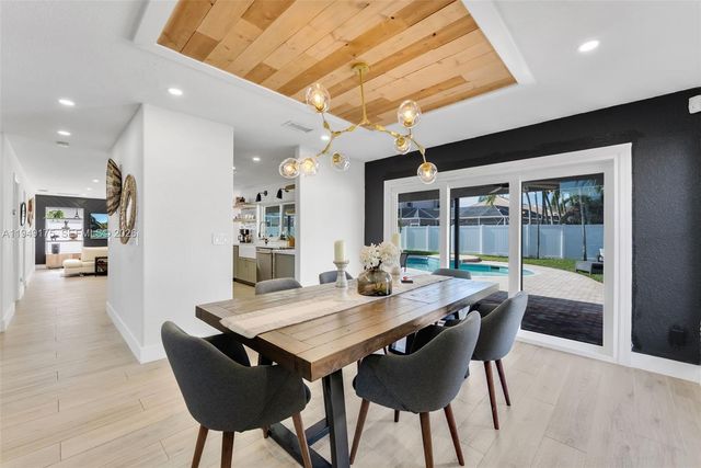 590 SW 178th Way, Pembroke Pines, FL 33029