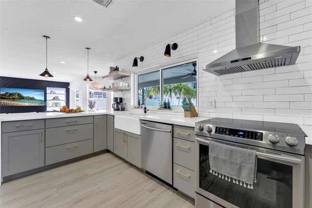 590 SW 178th Way, Pembroke Pines, FL 33029