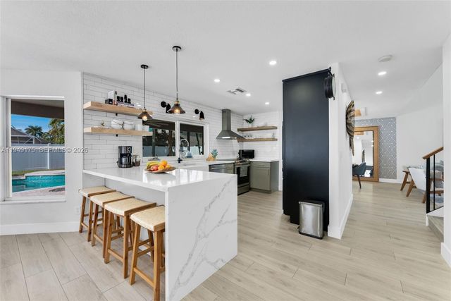 590 SW 178th Way, Pembroke Pines, FL 33029