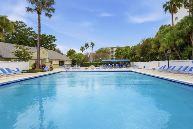 2238 N Cypress Bend Dr 608, Pompano Beach, FL 33069