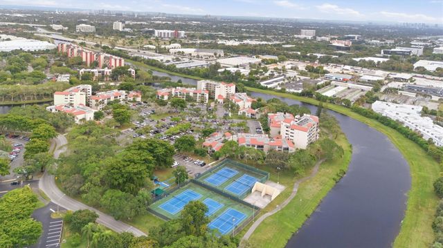 2238 N Cypress Bend Dr 608, Pompano Beach, FL 33069