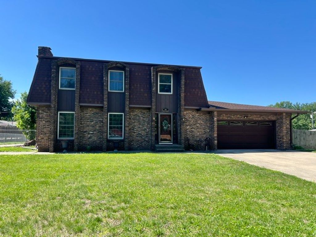 107 Hilltop Street, Colona, IL 61241